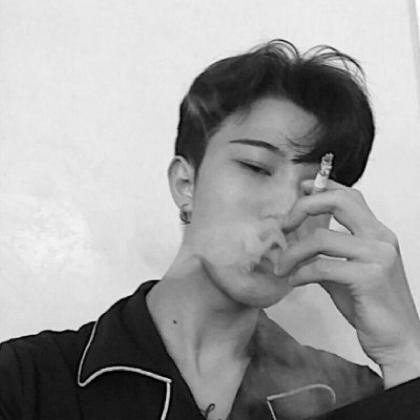 qq头像男生伤感高清黑色系
