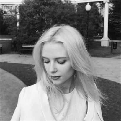 2020欧美女生黑白头像