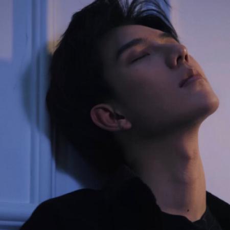 男生头像简单干净气质