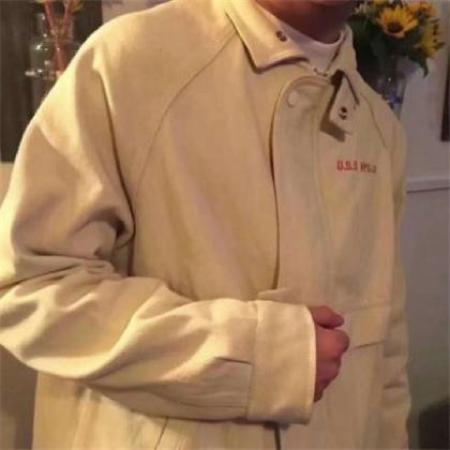 露脸男生头像