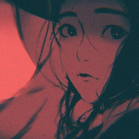 红色系卡通女生头像
