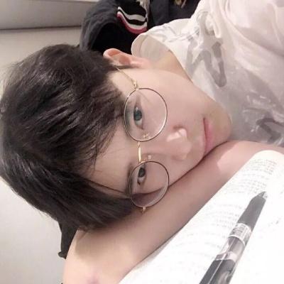 能让女生有好感的高清帅哥头像阳光帅气图片