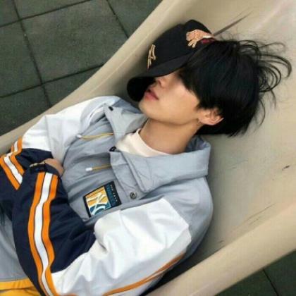 桀骜不驯的男生头像