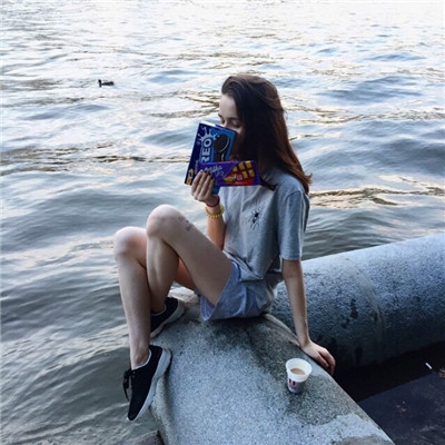 欧美大红唇美女头像高清