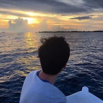 伤感个性情侣背影头像一男一女