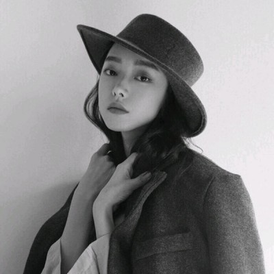 好看的黑白头像女生霸气