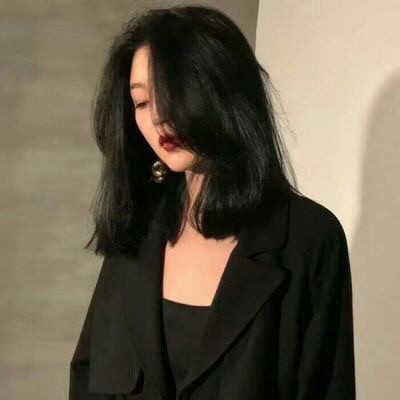 好看的黑白头像女生霸气