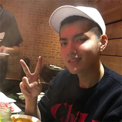 最新吴亦凡带帽子头像图片大全