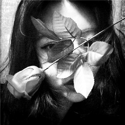 qq有个性的女生黑白头像霸气很野