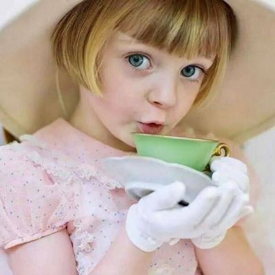 外国大眼超萌小孩头像