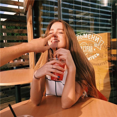 欧美女孩头像高清无水印