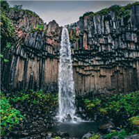 峻峭的山峰高清风景头像