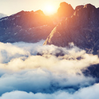 优美的山峰山顶高清头像图片