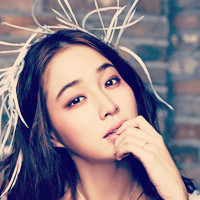 韩国女演员李珉廷靓丽头像