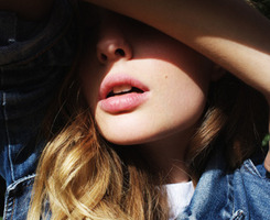 最新横版唯美女生头像意境大图