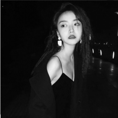 快手优质女头像黑白