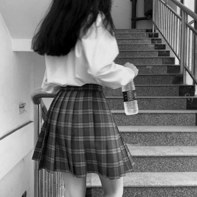 黑白女生部位头像