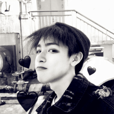 帅哥头像黑白高清头像