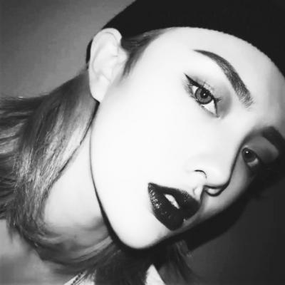 黑白女生头像高冷霸气