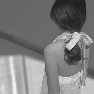 超拽个性女生黑白头像