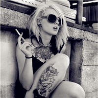 伤感中带着一点霸气范儿黑白头像