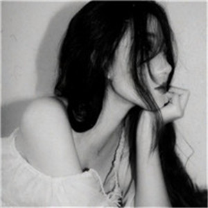 小情绪的女孩子黑白头像