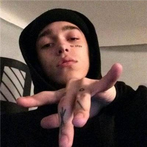 欧美男生头像冷酷帅气成熟