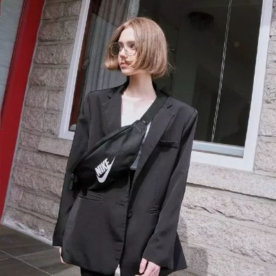 欧美短发女生头像高冷