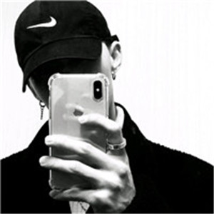 戴帽子的男生头像