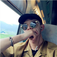 帅哥戴帽子头像