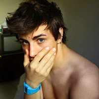 很性感的欧美肌肉男头像