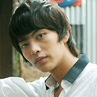 李民基帅气qq头像