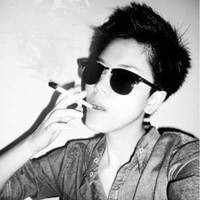 风度翩翩戴墨镜男生霸气头像