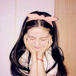 2018qq唯美美女头像300x300