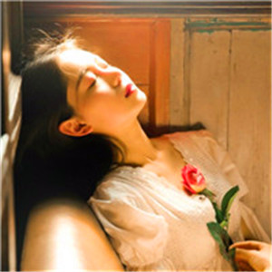 给大家带来一组好看的时尚清新森系侧脸女生头像图片