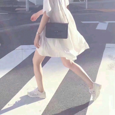 个性暴露头像女