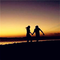 夕阳下接吻情侣唯美头像