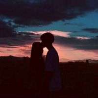 夕阳下唯美情侣头像图片