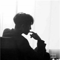 黑色系时尚男生头像