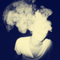 抽烟男生头像图片