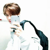 学生范儿帅气男生头像