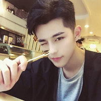 魅力男生抛媚眼头像