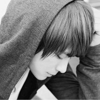 心酸无奈男生头像