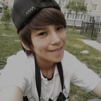 戴帽子休闲头像