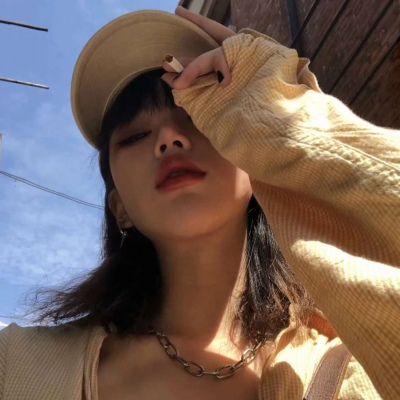 超级酷的女生头像高清真人