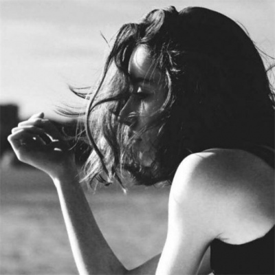 超丧的女生黑白头像大全