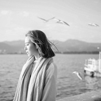 淡然孤寂女生头像