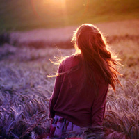 难过色彩女生背影头像