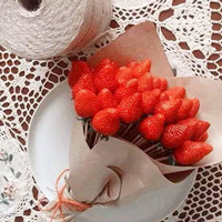 清新美好草莓花束头像