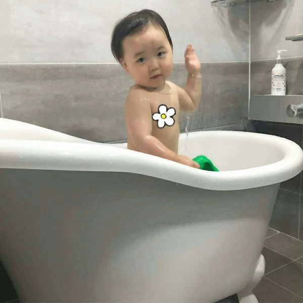 萌娃洗澡的头像